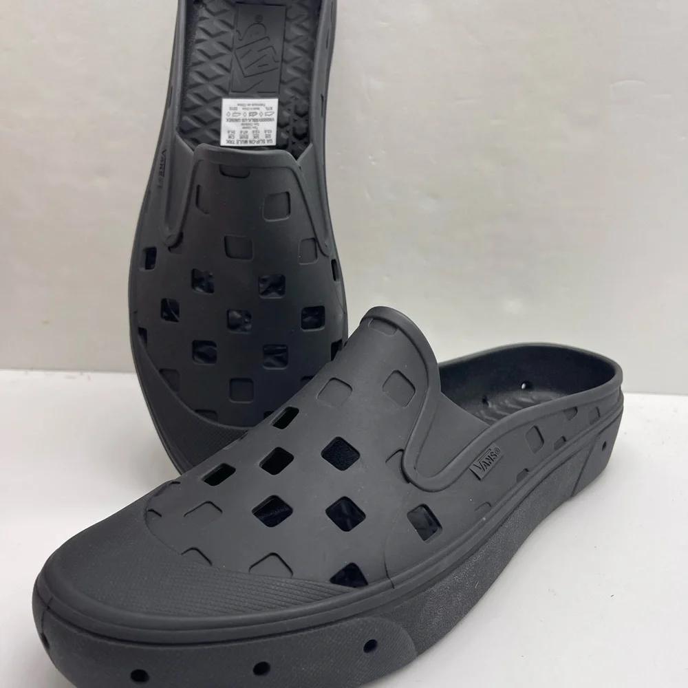 Vans Slip-On Clogs Slip-On Mule Trk
Black
VN0005V8BLK Tracking Sneakers - Picture 15 of 16